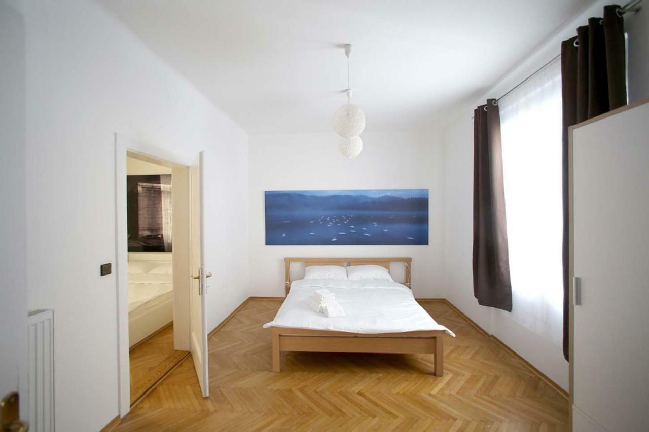 Skyscraper Apartment Tour As Ljubljana Ngoại thất bức ảnh