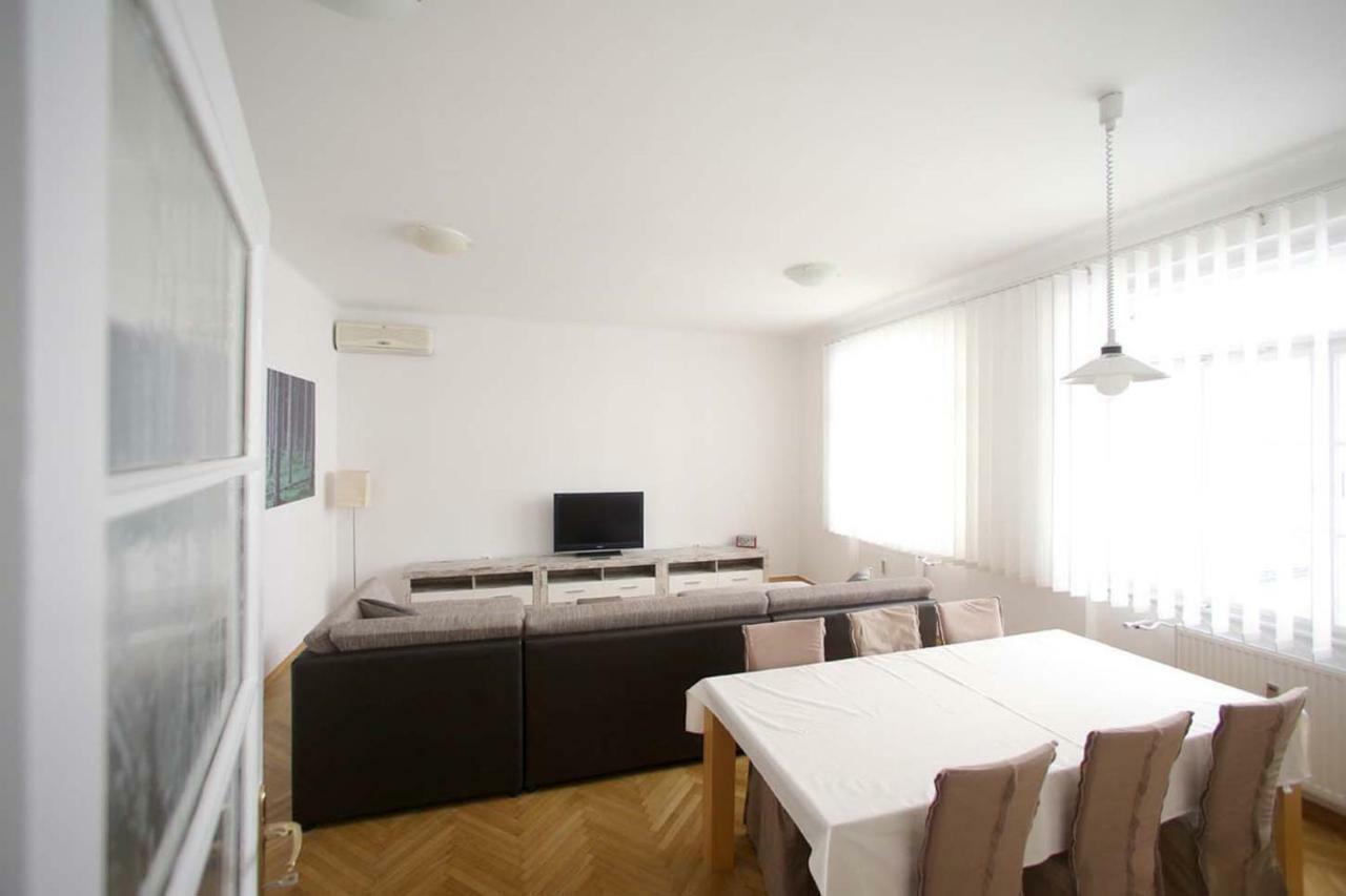 Skyscraper Apartment Tour As Ljubljana Ngoại thất bức ảnh
